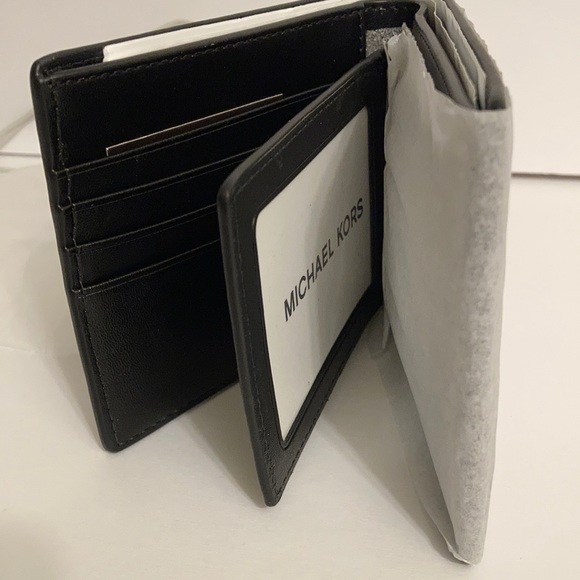 MICHAEL KORS
Cooper Pebbled Leather Billfold Wallet With Pass case navy blue - Picture 8 of 10